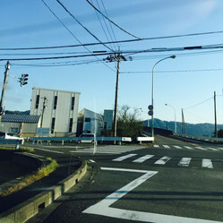 福井市中心部から前川医院への道順③。足羽川を越えた後に左折する交差点です。