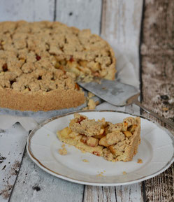 Glutenfreier Apfel-Streusel-Kuchen aus dem Buch "Lecker ohne Böses"