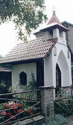 KAPLICZKA W DOLNEJ CZĘŚCI MIEJSCOWOŚCI