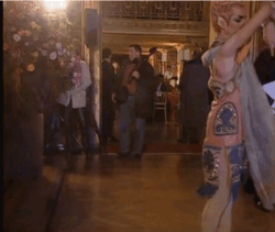 Un Rien de Tango Dans La Démarche