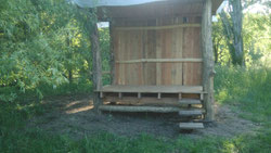 construction d'un abri en bord du Loir