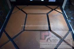 Loseta de Barro Natural Rojo Combinada para pisos rústicos con apariencia mexicana en cocinas, salas, reacámaras los tenemos en www.rusticosartesanales.com