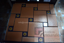 Loseta de Barro Natural Rojo Cuadrada 20x20 para pisos rústicos con apariencia mexicana en cocinas, salas, reacámaras los tenemos en www.rusticosartesanales.com