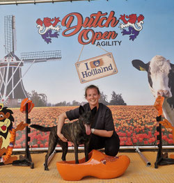 Kim met Nera als deelnemer bij de Agility Dutch Open 2025
