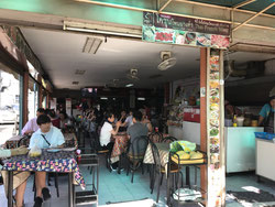 バンコクの街中の食堂