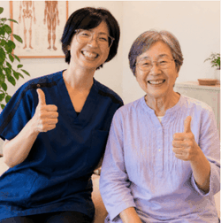 腰と足の痛みとしびれがなくなり、うれしい顔