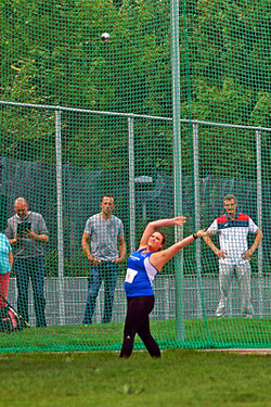 LAZ-Athletin Maximiliane Langguth schleuderte den Hammer auf 53,28 m. (Foto: Bernfried Knipping)