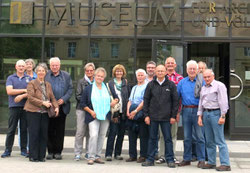 Exkursionsteilnehmer vor dem Reiss-Museum in Mannheim