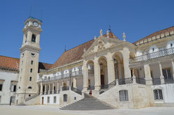 Patio de las Escuelas de la Universidad de Coimbra. © Lupe Rangel.