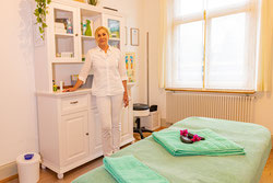 Die Gesundheitspraxis-Vital, Engelburg, St. Gallen, Rosy Wurmbrand freut sich, Sie mit entspannenden Massagen und wirksamen Therapien zu verwöhnen