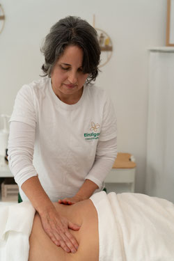 Bauchmassage Darmmassage Colon Massage