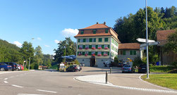 Klosterhof "Rössli" in 9116 Magdenau ist wieder offen und scheinbar gut besucht.  (Foto: Hans Weiss, Flawil)