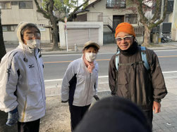 歩き組の谷本夫妻と貞池です。