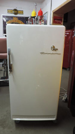 Retro Frigidaire Kühlschrank