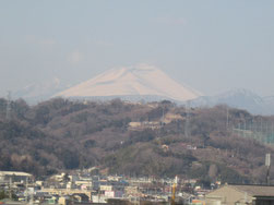 Takanoの大好きな浅間山を望み、