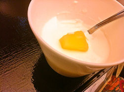 ランチには、私の大好きな杏仁豆腐付き。おいしい~♥