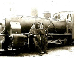 Locomotora en los talleres de renfe en València.