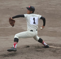 1回戦、準々決勝で先発し、好投した下地寛太郎投手=5日、鴨池市民球場(提供写真)