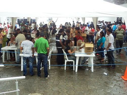 Recinto de reconteo de votos en la Delegación provincial del CNE en Portoviejo, Manabí, Ecuador.