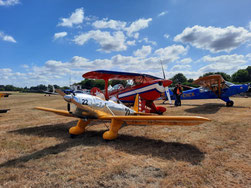Die Modell-Ryan im Vergleich zu einer original großen Pitts S-1 und einer Piper PA-18