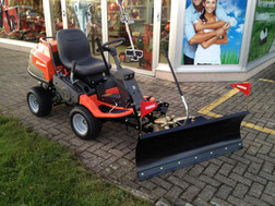 HUSQVARNA RIDER 316 AWD MIT SCHNEESCHILD