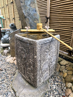 巨大　縁先手水鉢　立鉢　つくばい　夏目 立手水鉢③ 天然石　国産 水鉢 - すみ商