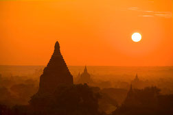 Sonnenuntergang in Bagan
