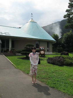 瀟洒な建物。時を告げるカリヨンが響きます♪