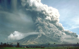 Pyroklastische Flüsse beim Ausbruch des Mayon am 23. September 1984