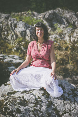 Hélène Chalvet danse-thérapeute propose des ateleirs d'épanouissement personnel à Lamastre en Ardèche.