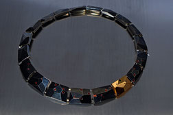 Collier in Silber 925, rote Saphire, Gelbgold 585, schwarze Brillanten. Goldschmiede Backhaus, John-Michael Mendizza, Handarbeit, Unikat, Einzelstück, Sterling-Silver 