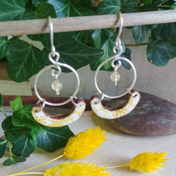 boucles d'oreilles maneni neko rose blanc métal argenté argent antique