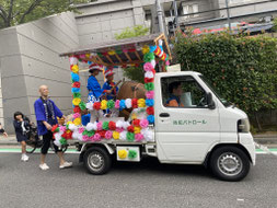 赤門坂を通過中
