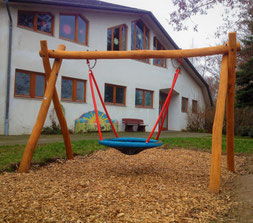 Massive Robinien Nestschaukel und Vogelnestschaukel als Mehrkindschaukel und Korbschaukel für Kinder und Erwachsene