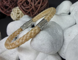 Graviertes Pferdehaararmband, Schweifhaarschmuck, Schmuck vom eigenen Pferd