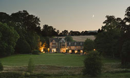 Lords of the Manor vom Park aus in Abendstimmung
