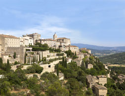 Dorf und La Bastide de Gordes Hotel von oben