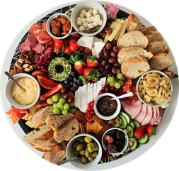 Bild: Partyfood Trend Charcuterie Board & Grazing Platter - mit diesen Tipps & Ideen die ultimative (kalte) Partysnack Platte für jeden Anlass umsetzen! // gefunden auf dem DIY Kreativblog www.partystories.de // #partyfood #mottoparty #kalteplatte