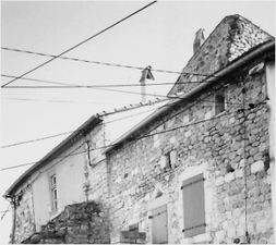 Toiture vue de la rue du Vallat