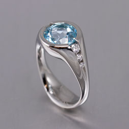 Verlobungsring in Platin 950 mit Blautopas und Brillanten, engagement ring, platinum, John-Michael Mendizza