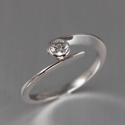 Verlobungsring in Platin 950 mit Brillant, John-Michael Mendizza, Goldschmiede Backhaus