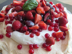 Pavlova aux fruits rouges du jardin
