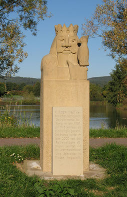 Der Steinkönig von Flieden am Paddelteich - WIFO Flieden