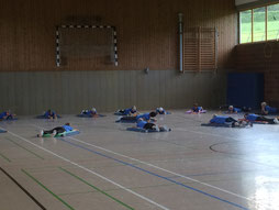 Die Montags-Turngruppe beim Training.