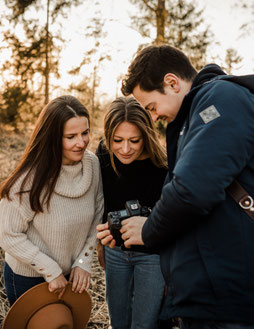 Florian Fredlmeier Fotografie, Freundinnen, Neuötting, Fotograf, Sonnenuntergang, Authentisch, Bildvorschau, Einblick