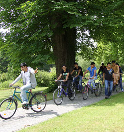 Fahrräder für Afganische Jugendliche