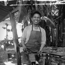 "TALLER DE HERRERÍA ESCONDIDO WELDING"