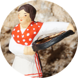 Santons Bernadette Lagrange - Femme au plateau de cades