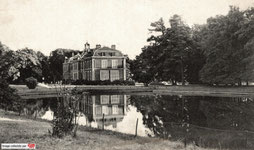 Le château du domaine de la Cour Roland.