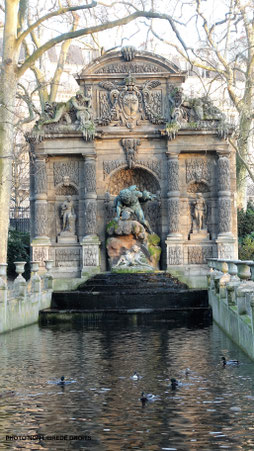 Fontaine Médicis, jardin du Luxembourg, photo non libre de droits